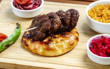 شامی کباب کوبیده خانگی؛ طرز تهیه آسان با طعمی شبیه رستوران