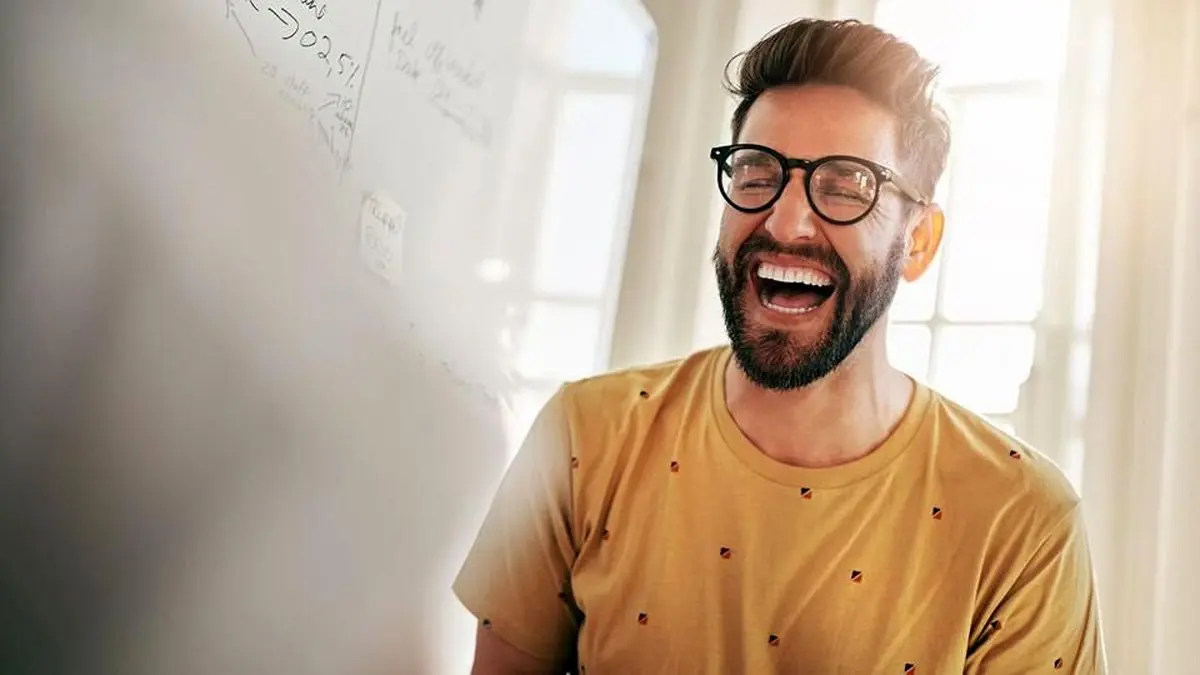 علت خنده های عصبی چیست؟+درمان