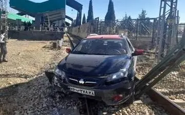 ورود یک خودرو به حریم ریلی در خط ۵ متروی تهران