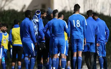 حضور علی کریمی در تمرینات استقلال