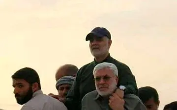 والیبال بازی کردن حاج قاسم و ابومهدی