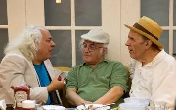 یک غافلگیری برای جیرانی ‌به پاس چهار دهه خبرنگاری