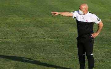 منصوریان: اسامی بازیکنان کرونایی را فقط به کمیته پزشکی اعلام می‌کنیم
