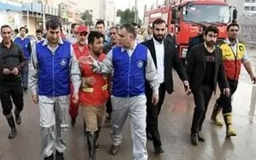 معاون وزیر نفت از مناطق آبگرفته اهواز و کارون بازدید کرد