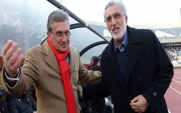 فرکی و دستیارانش قرارداد خود را ثبت کردند