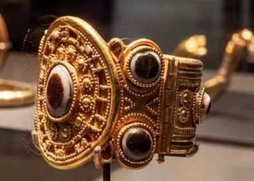 جواهرات هخامنشی