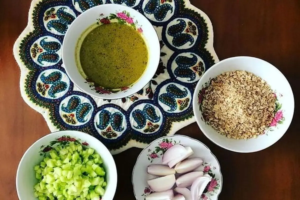 طرز تهیه قاتق بنه کرمانی؛ خورشتی با طعم بی‌نظیر پسته وحشی