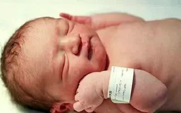 احتمال انتقال ویروس کرونا از طریق جفت به نوزاد وجود دارد
