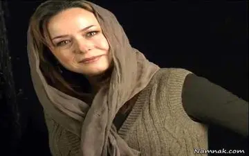 همه فرزندان آزیتا حاجیان در یک قاب!| استایل خفن مادر و دخترها در بازدید از یک گالری!