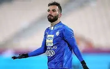 اتفاق عجیب برای ستاره استقلال ؛ هافبک آبی پوشان به جای اصفهان سر از اسلام شهر درآورد