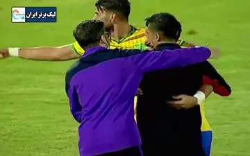 شادی بازیکنان صنعت نفت پس از برد برابر پرسپولیس
