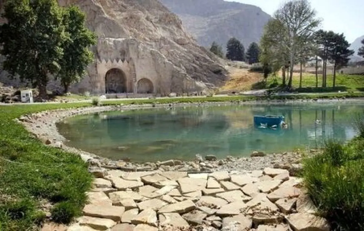 چشمه «تاق‌بستان» در آستانه خشک شدن!