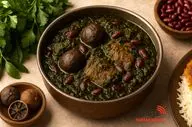 طرز تهیه قورمه‌سبزی خانگی؛ راز خوشمزگی مادربزرگ‌ها در یک خورشت اصیل ایرانی