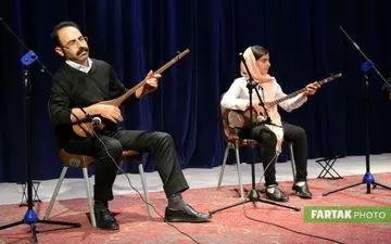 
هنرنمایی نوازندگان در تجلیل از روسای انجمن‌های ادبی