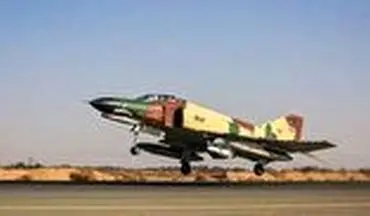 پرواز عمودی خلبان ایرانی با بمب افکن F ۴