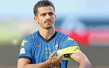  وریا غفوری: کمترین انتظارم از استقلال این بود که شان و احترامی برای من به عنوان کاپیتان تیم قائل می شد 