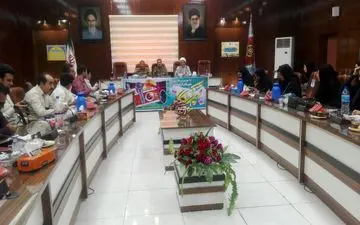 خبرنگاران سرداران خط مقدم پیکار در جنگ روانی دشمن هستند