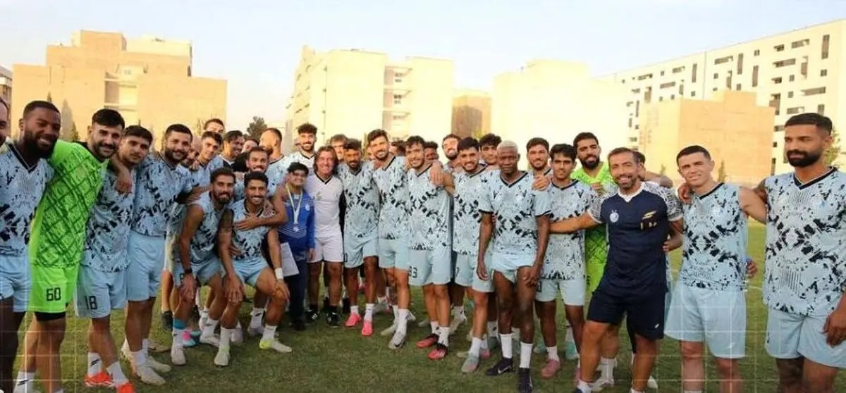 پادشاه بازگشت؛ شهاب، هوادار افسانهای استقلال، دوباره به خانه آمد