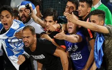 خون هواداران استقلال به جوش آمد