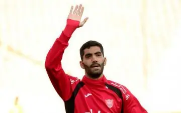 خط قرمز گل محمدی بر روی نام ستاره جوان پرسپولیس