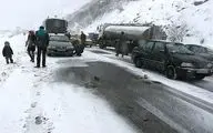 سرنشینان ۳۴ خودروی گرفتار شده در برف در منطقه تاراز امداد رسانی شدند