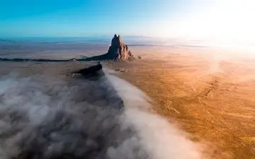  عکس منتخب نشنال جئوگرافیک |طلوع در صخره های عجیب مه آلود