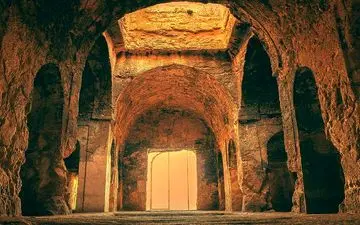 گذری بر آتشکده خاموش «آذرخش»