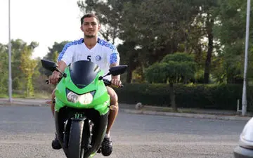 تنبیه عجیب شفر برای هافبک جوان استقلال/ برخی بازیکنان موتورسوار شدند