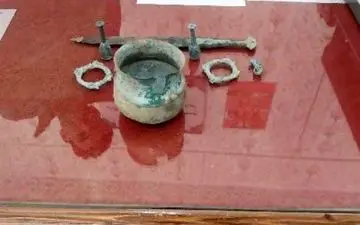 عتیقه‌های هزاره اول توسط پلیس"هرسین"  کشف شد