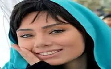 پوشش و گریم خاطره حاتمی در یک نمایش