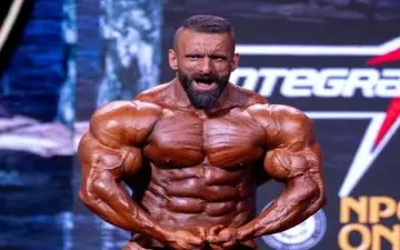 عذرخواهی قهرمان متواضع، هادی چوپان از مردم ایران + ویدئو