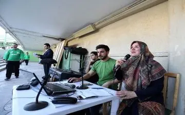 جنجال حضور یک زن دراستادیوم آزادی!+عکس