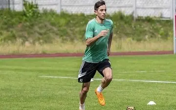 مشکل بزرگ بازیکن سابق پرسپولیس برای بازگشت به لیگ برتر