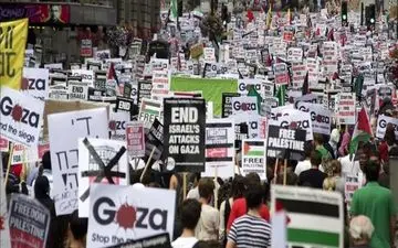 صدها شهروندان انگلیسی در حمایت از فلسطین مقابل مقر اجلاس گروه 7 تجمع کردند