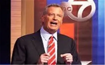 شهردار نیویورک از رقابت‌های انتخاباتی آمریکا کنار کشید