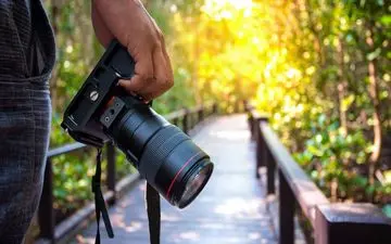 ضرب و شتم خانم عکاس در افطارخانه شهرداری تهران | فیلم