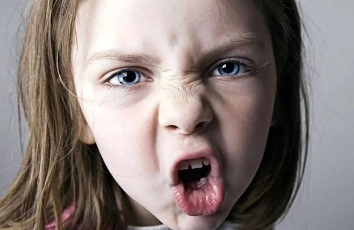 مادرانی که عزت نفس پائینی دارند فرزند نوجوان شان این بلاها را سرشان می آورند