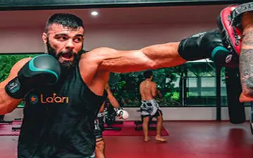 ماجرای کتک خوردن قهرمان جهان از مربی خود + فیلم