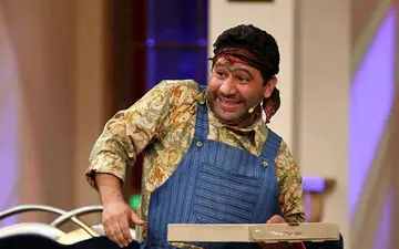 سروش جمشیدی: بعد از خدا مدیون مهران مدیری هستم/ با این شرایط مردم سخت تر می خندند 