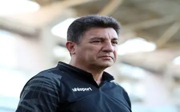 قلعه‌نویی نیامده جام می‌برد؟