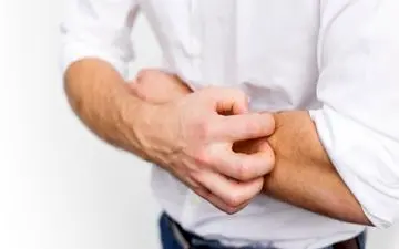 مشکلات کبدتان را با این نشانه‌ها بشناسید