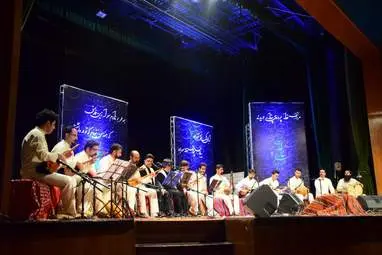 گزارش تصویری کنسرت گروه موسیقی آیین در همدان 