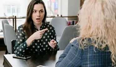 واکنش هوشمندانه به توهین: این جمله را به جای سکوت کردن بگو!