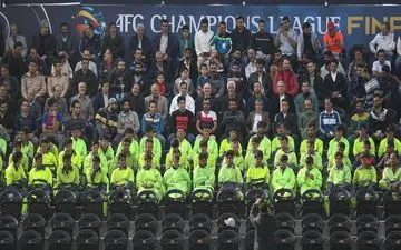 عکس یادگاری عوامل بازسازی آزادی با وزیر ورزش 