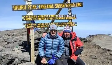 2 کوهنورد کرمانشاهی بر فراز بام آفریقا ایستادند