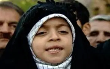 شعرخوانی دلنشین دختربچه انقلابی در سوگ سردار قهرمان