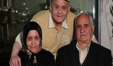 اکبر عبدی در کنار پدر و مادرش 