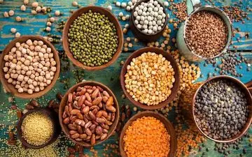 آخرین قیمت حبوبات ۴ تیر ۱۴۰۴ | نخود و لوبیا چند؟ + جدول مقایسه‌ای