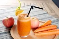 نوشیدنی سالم خانگی | اسموتی هویج و سیب فوق العاده س