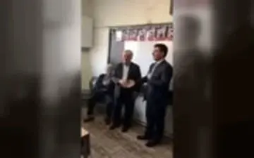  اقدام جالب و عجیب پزشک ایرانی برای قدردانی از معلمش